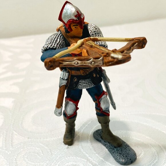 SCHLEICH 70104 RED DRAGON KNIGHT with Crossbow 4" World of History Figure EUC - Picture 1 of 6